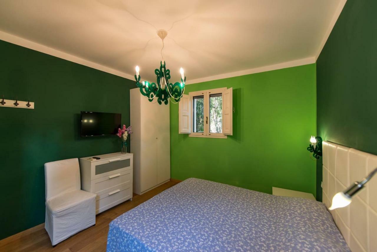 Villa Il Pozzo e l'Ulivo - just 200 meters from the Metro - à Catane Extérieur photo
