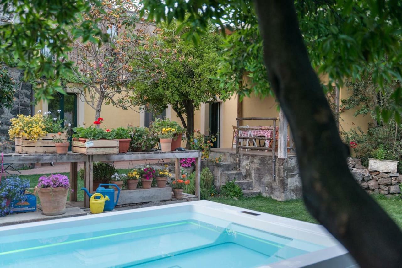 Villa Il Pozzo e l'Ulivo - just 200 meters from the Metro - à Catane Extérieur photo